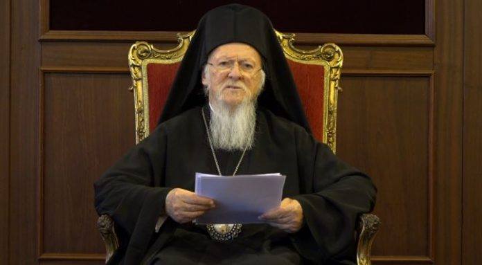 Вселенский патриархат отправил в Киев своих представителей