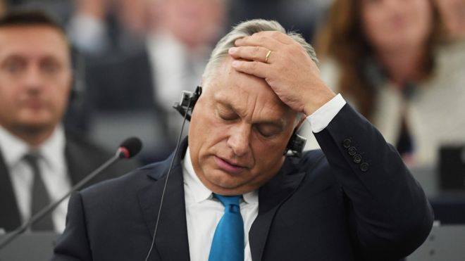 По обвинению в нарушении ценностей ЕС, Европарламент поддержал дисциплинарные действия против Венгрии