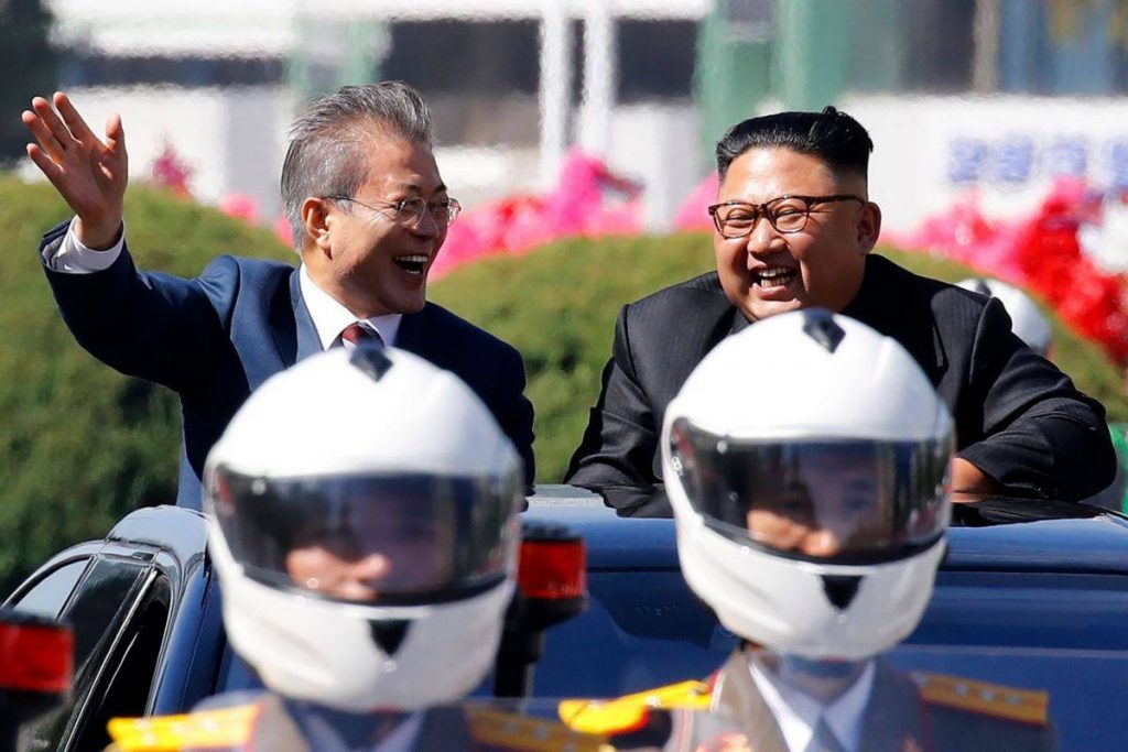 Ինչպես են դիմավորել Հարավային Կորեայի նախագահին հյուսիսային Կորեայում (ֆոտոշարք)