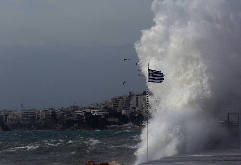 Yunanistanda güclü küləyə görə dörd gəmi batdı