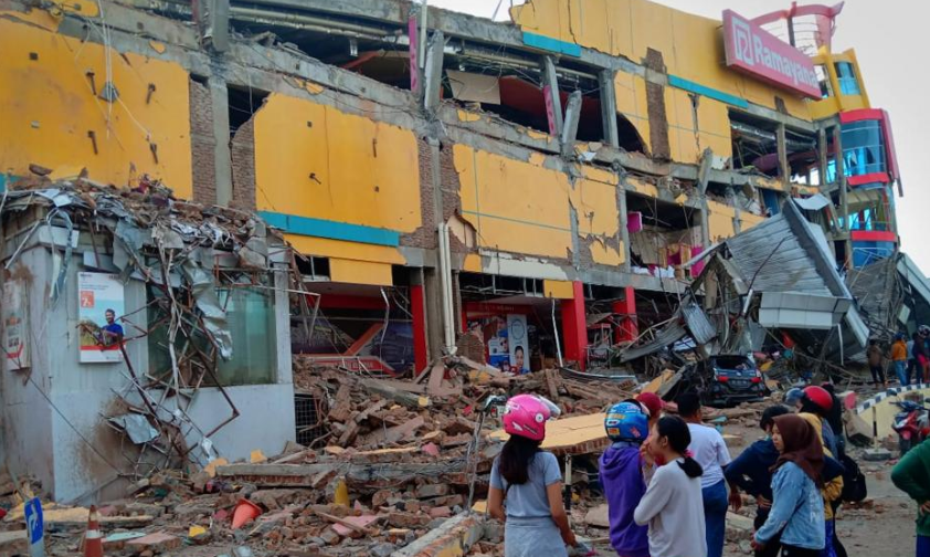 384 dead, hundreds injured in Indonesian earthquake and tsunami