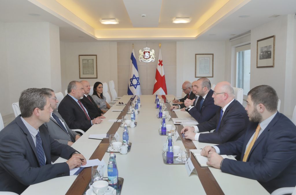 Мамука Бахтадзе встретился с министром обороны Израиля Авигдором Либерманом