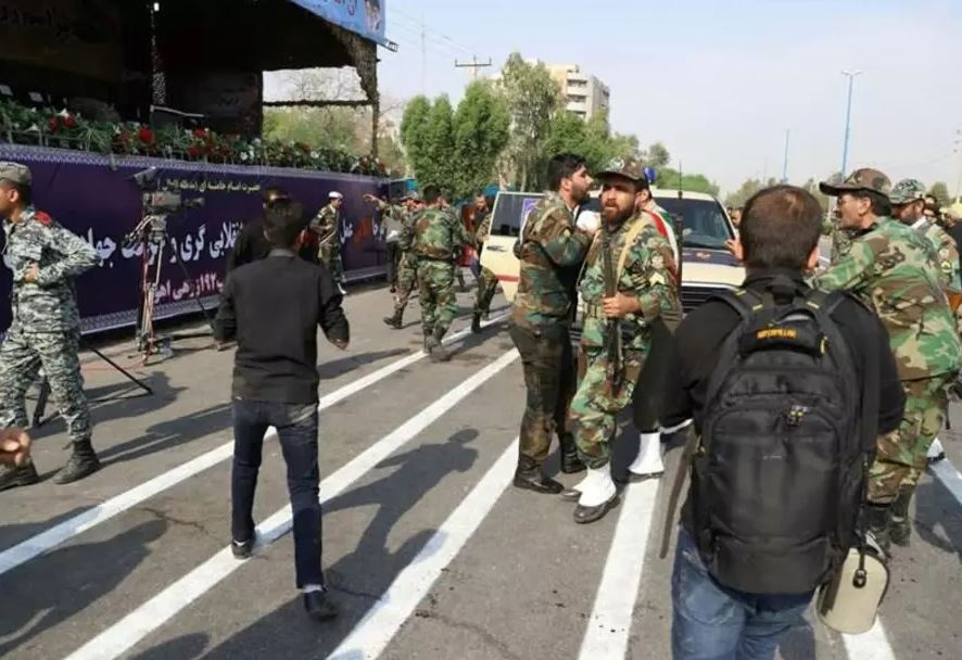 İranda keçirilən hərbi paradda baş verən terakt nəticəsində 24 nəfər həlak oldu