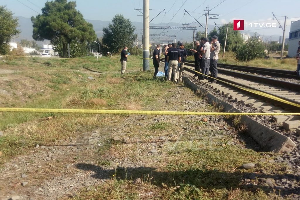 Поезд сбил девушку на улице Пеикреби в Тбилиси