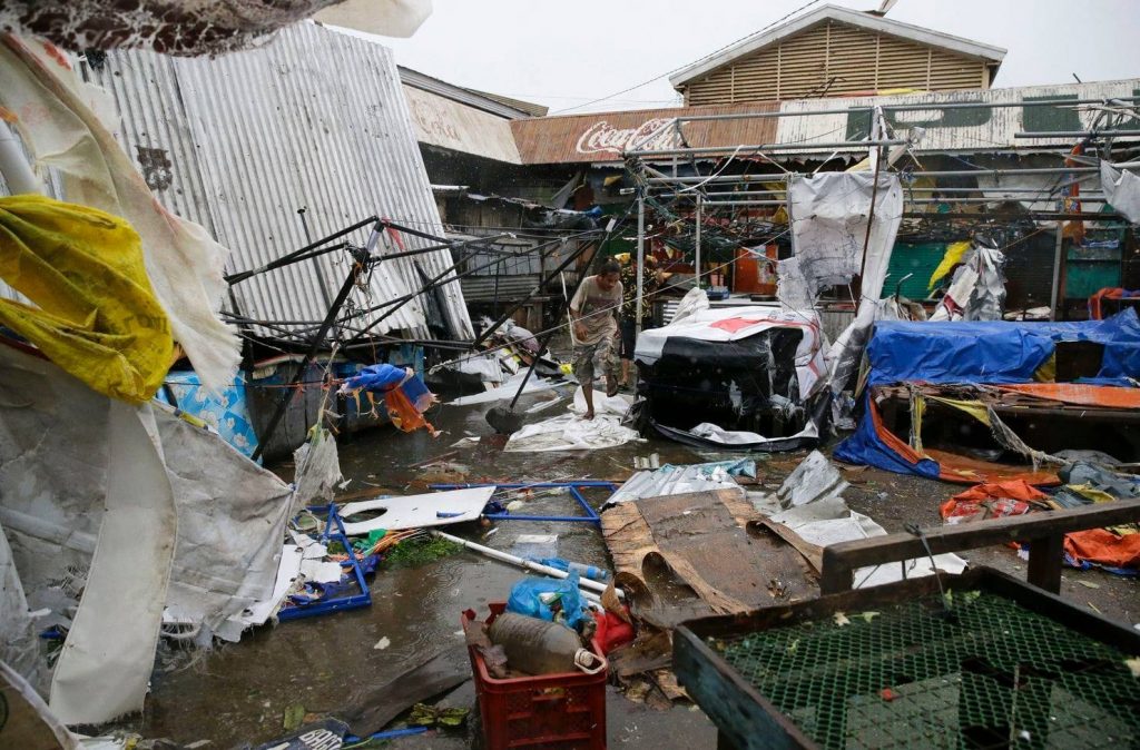 Супертайфун "Мангхут" на Филиппинах повлек за собой жертвы