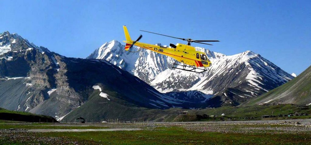 В Гималаях пропал вертолет