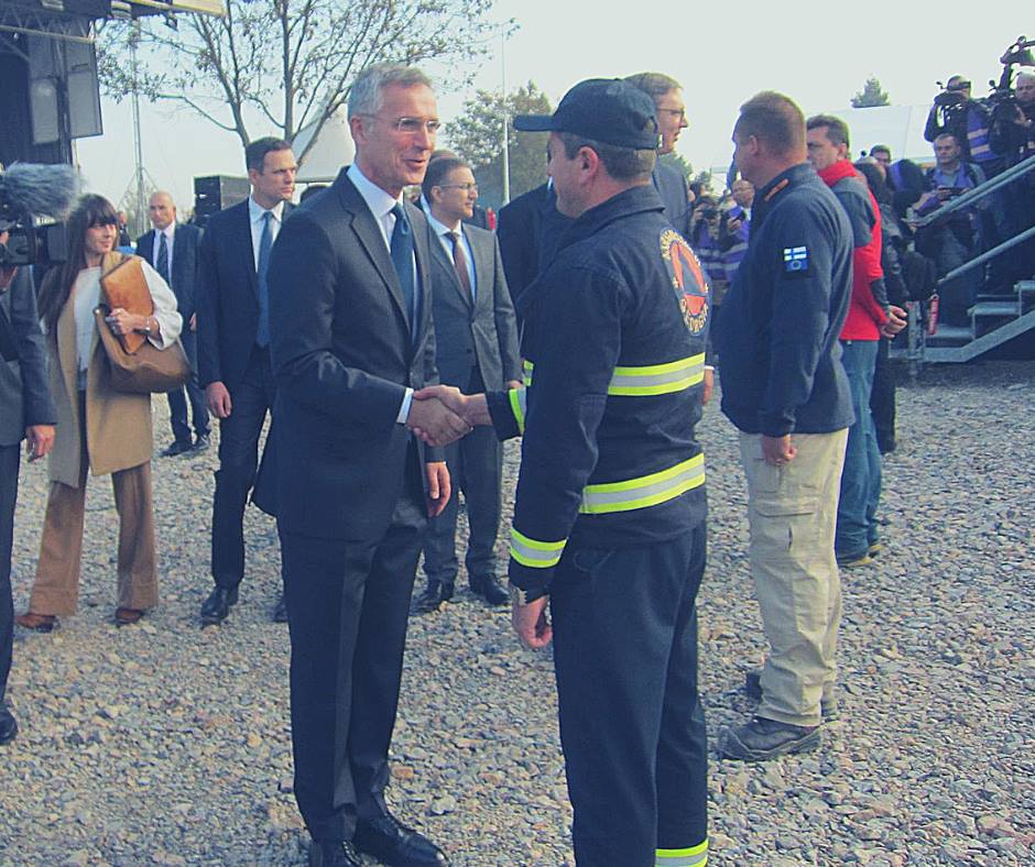 Пожарные-спасатели Службы по управлению чрезвычайными ситуациями принимают участие в широкомасштабных учениях управления результатами EARDCC NATO