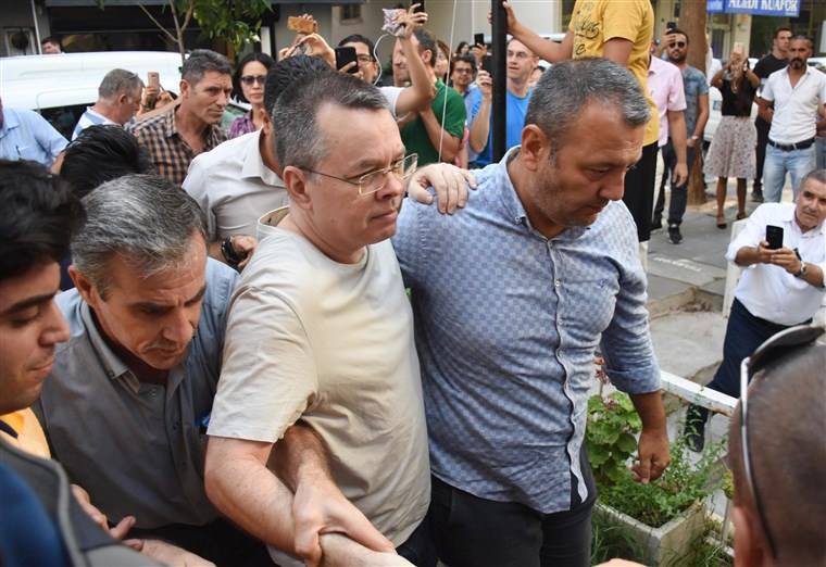 В Турции освободили американского пастора Эндрю Брансона