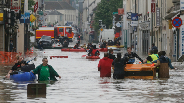 Пять человек погибли в результате наводнения в южной части Франции
