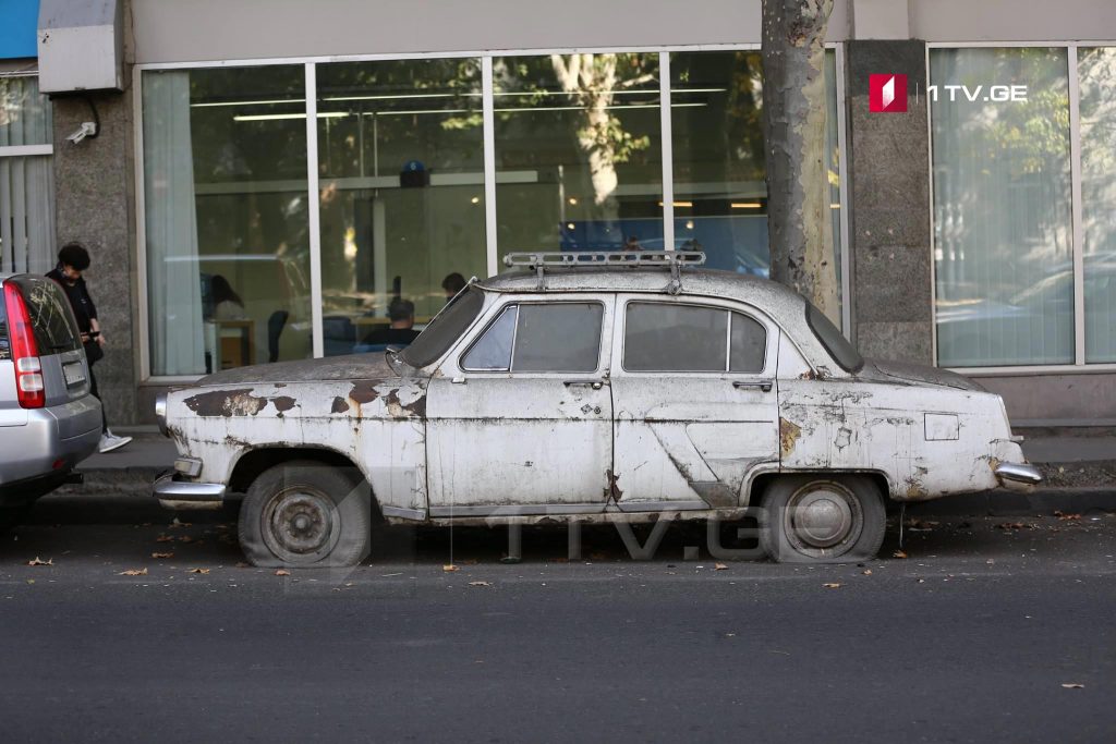 Брошенные автомобили в Тбилиси [фотоистория]