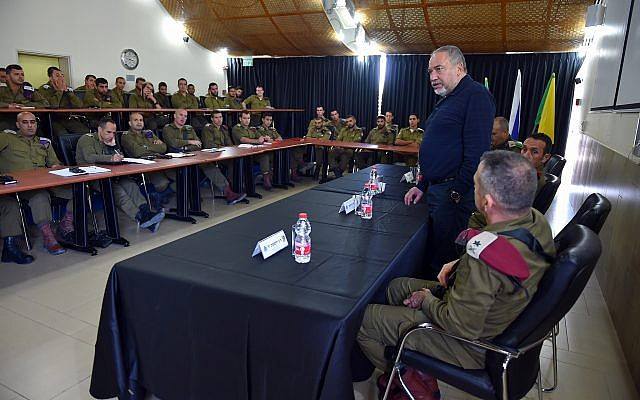 Министр обороны Израиля призвал членов правительства поддержать военную кампанию в секторе Газа