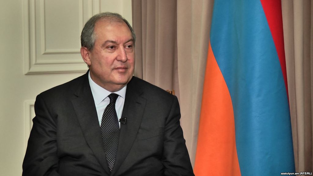 Ermənistan prezidenti hökumətin buraxılması barəsində sərəncama imza atdı