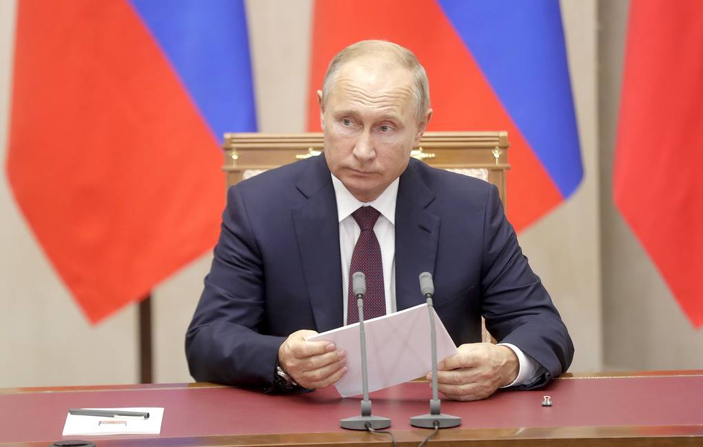 Владимир Путин подписал указ о введении санкций против Украины