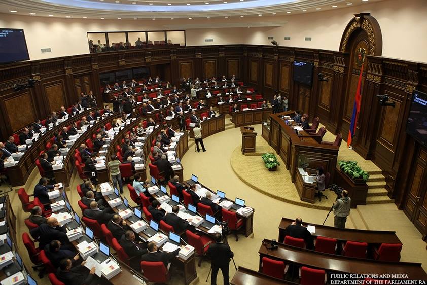 Парламент Армении не выбрал кандидата в премьер-министры на специальном заседании
