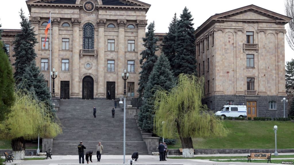 Парламент Армении не поддержал снижение минимального барьера на выборах