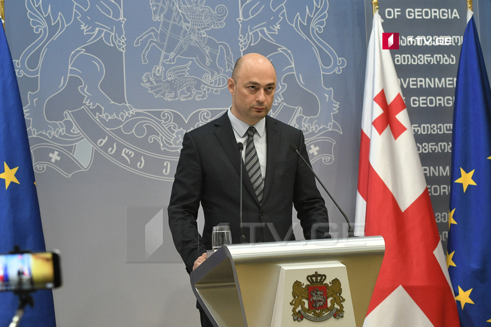 İqtisadiyyat Naziri Giorgi Kobulia ehtimal edir ki, ilin sonunda lari möhkəmlənəcək