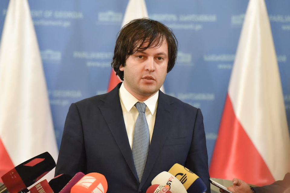 Ираклий Кобахидзе заявляет, что между правительством и Национальным банком пройдут консультации в связи с курсом лари