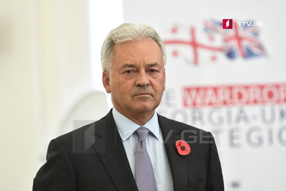 Alan Duncan: I have one simple message to Russia, the barbed wire fences are totally unacceptable and must be dismantled