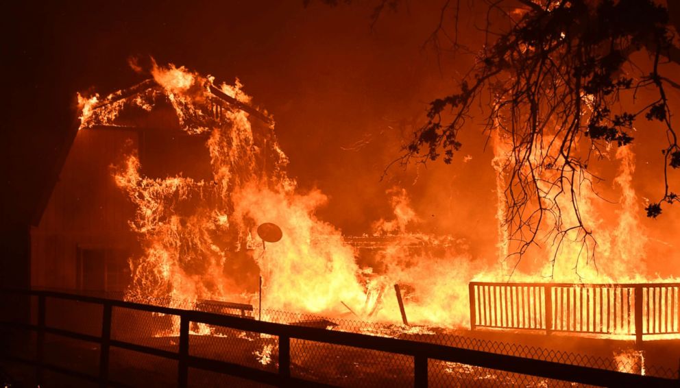 Количество жертв в результате пожара в Калифорнии возросло до 50-ти