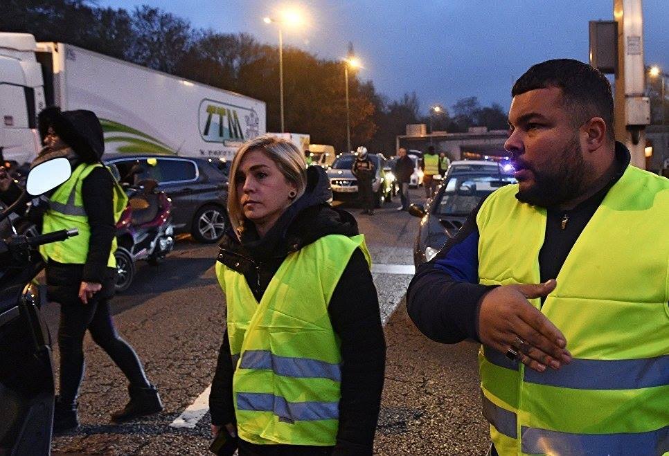 Во Франции на демонстрации в связи с подорожанием цен на топливо пострадали 47 человек