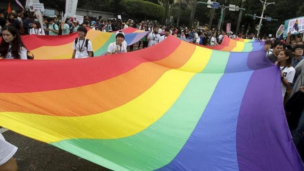 Taiwan same-sex vote: Polls open in elections