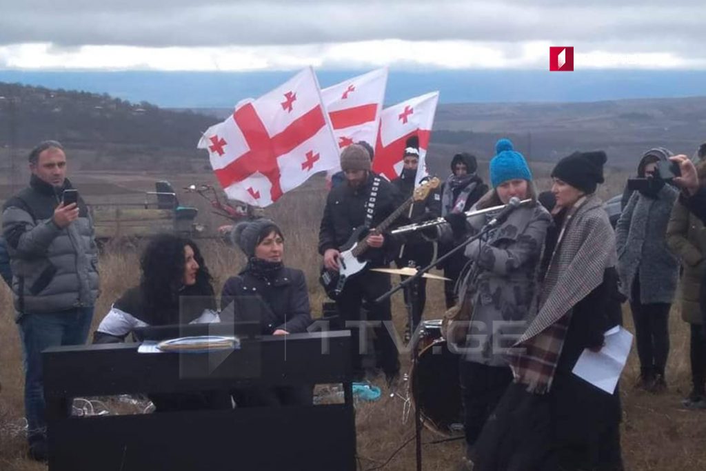 Музыканты провели акцию «Нет оккупации» в селе Атоци