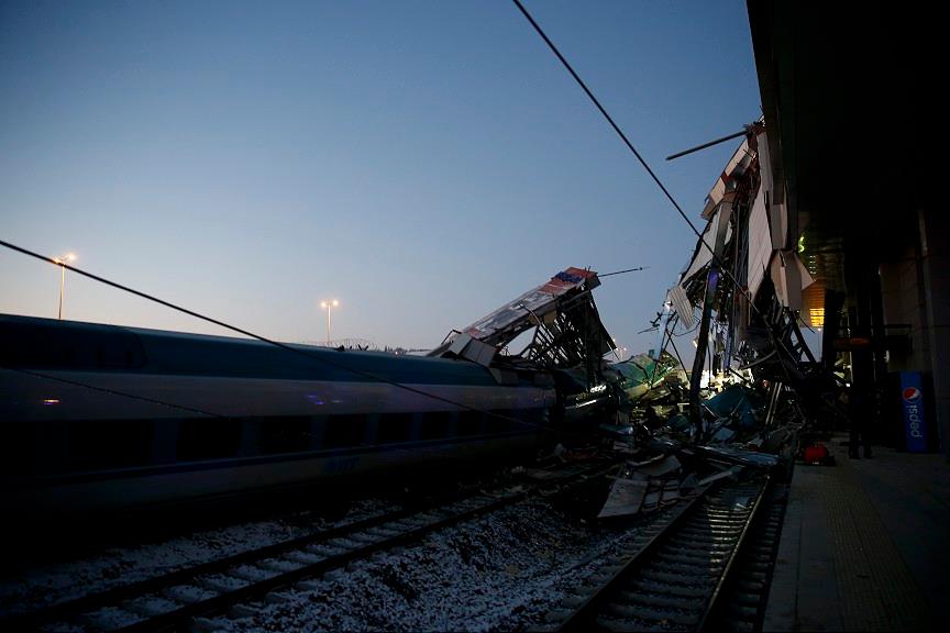 4 человека погибли и 43 пострадали в результате железнодорожной катастрофы в Анкаре