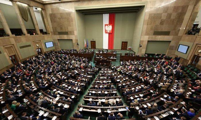 Парламент Польши выразил вотум доверия правительству