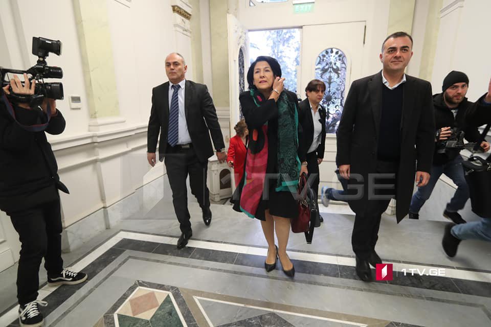 Salome Zurabişvili Atonelidə yerləşən Prezident Sarayına getdi (foto)