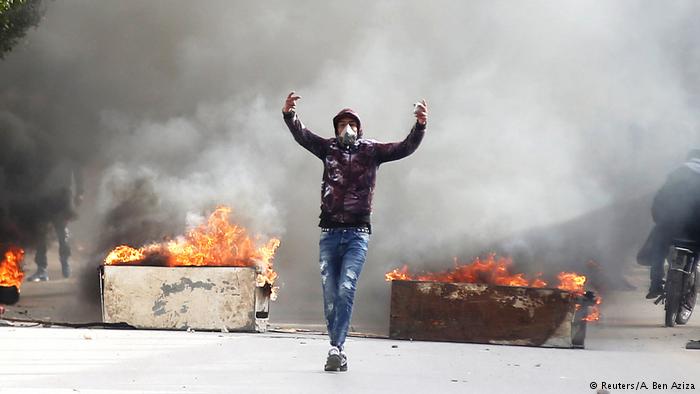 Журналист сжег себя в Тунисе
