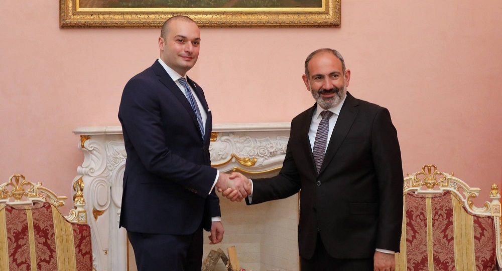 Мамука Бахтадзе поздравляет Никола Пашиняна с назначением премьер-министром Армении