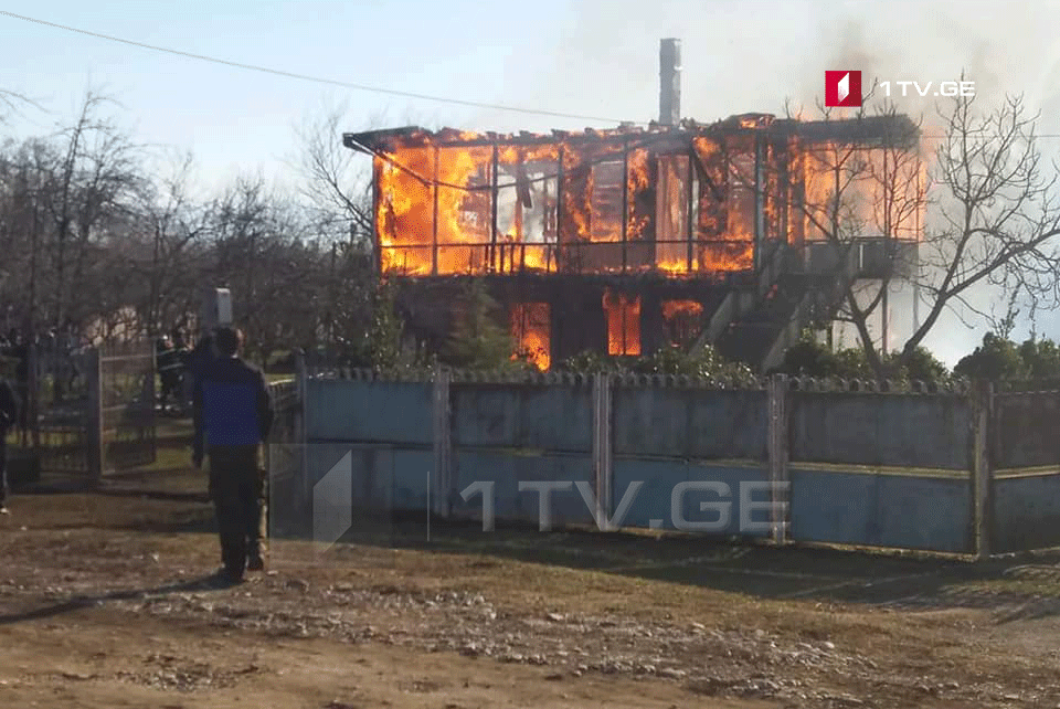 В селе Носири муниципалитета Сенаки сгорел дом