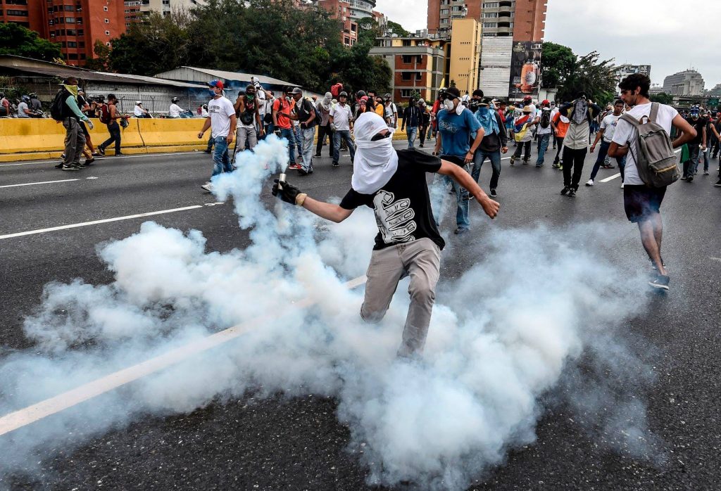 На демонстрации против Николаса Мадуро в Венесуэле произошли столкновения