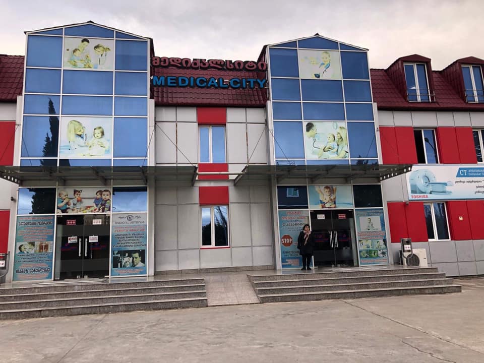 20 пациентов с диагнозом корь проходят лечение в клинике «Медикал Сити» в Кутаиси