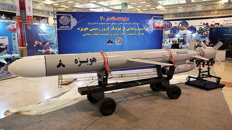 İran yeni qanadlı raketi sınaqdan keçirdi