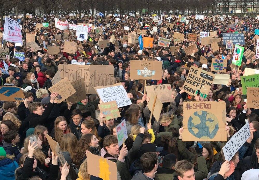 Студенты и школьники в Нидерландах призвали правительство больше заботиться о климате