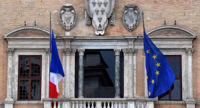 Дипломатические отношения между Францией и Италией накалились
