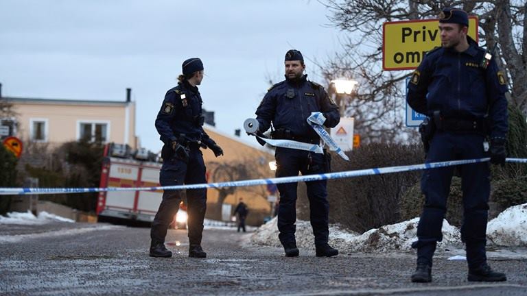 В результате взрыва в южной части Стокгольма погиб один человек