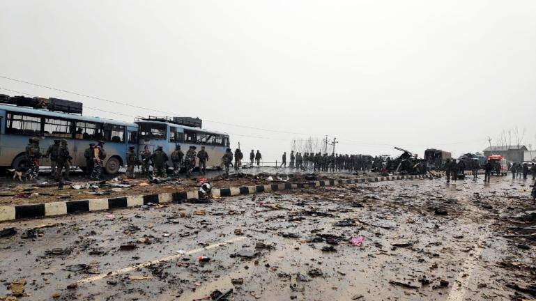 Более 40 человек погибли в результате теракта в регионе Кашмир в Индии