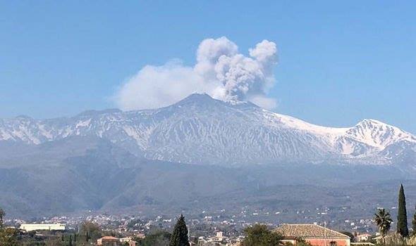 На Сицилии проснулся самый высокий вулкан в Европе