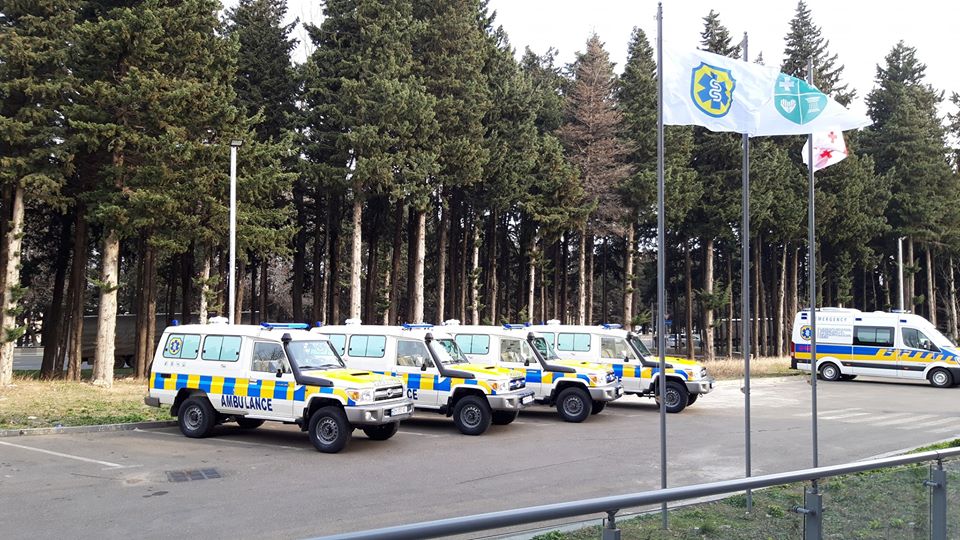 Европейское командование Министерства обороны США передало грузинскому Центру неотложной помощи четыре спецавтомобиля