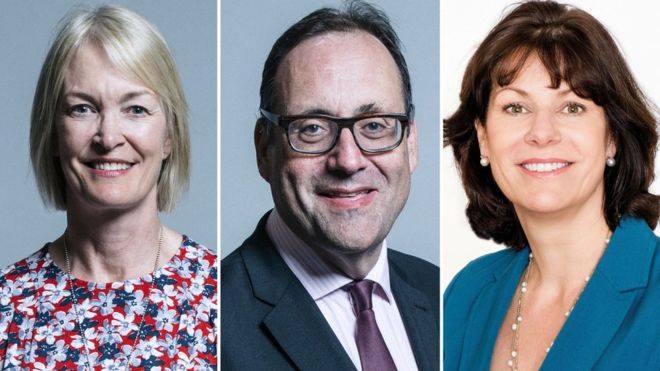 Трое членов кабинета министров Великобритании планируют покинуть должность