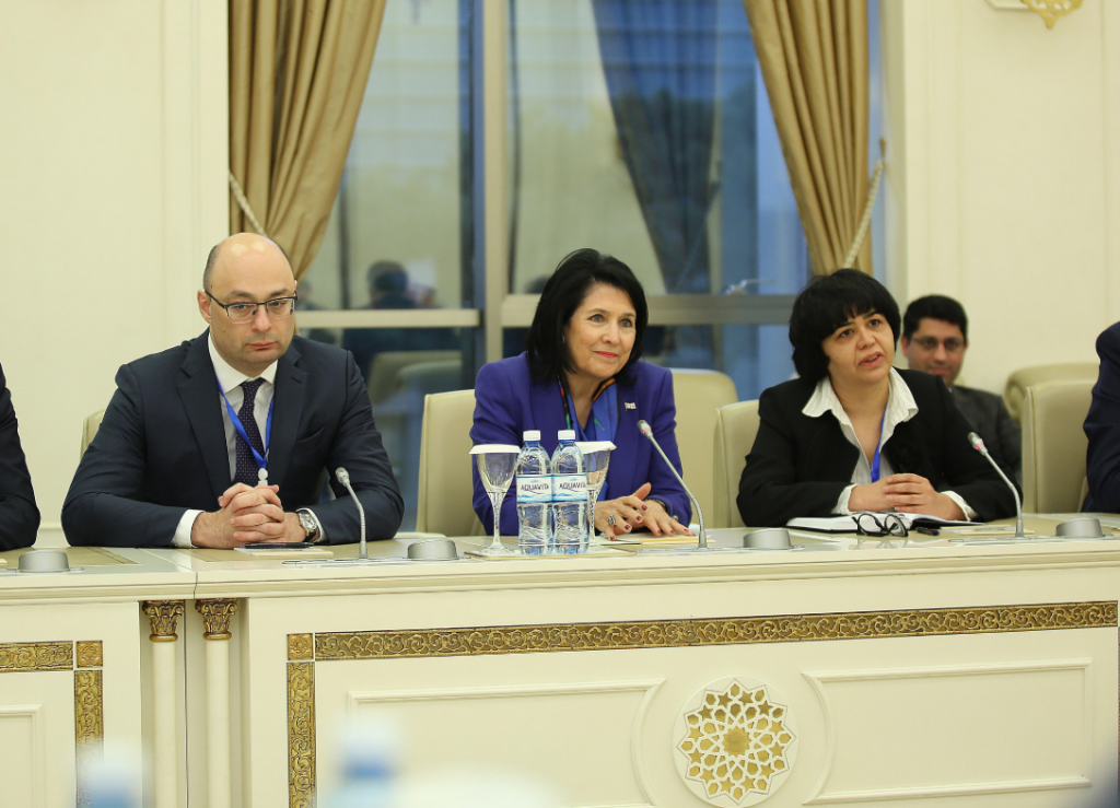 Президент Грузии в Милли меджлисе Азербайджана обсудила важность углубления межпарламентских отношений
