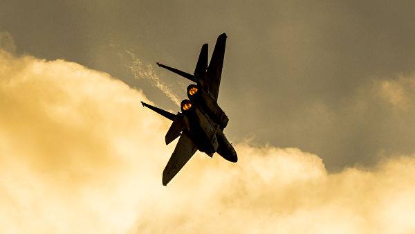 Израильская авиация нанесла авиаудар по военной базе палестинских боевиков в секторе Газа