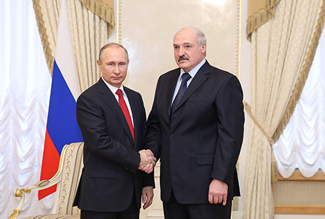 Александр Лукашенко - Мы согласны иметь с Россией единую валюту, только не российский или белорусский рубль
