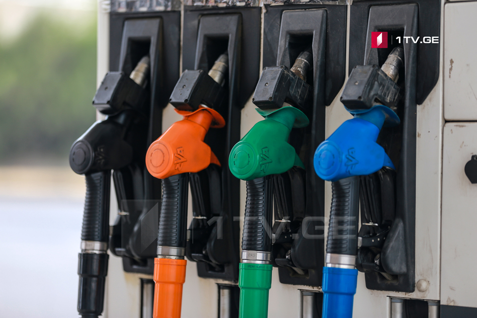 Цена бензина в Грузии снизилась на три тетри