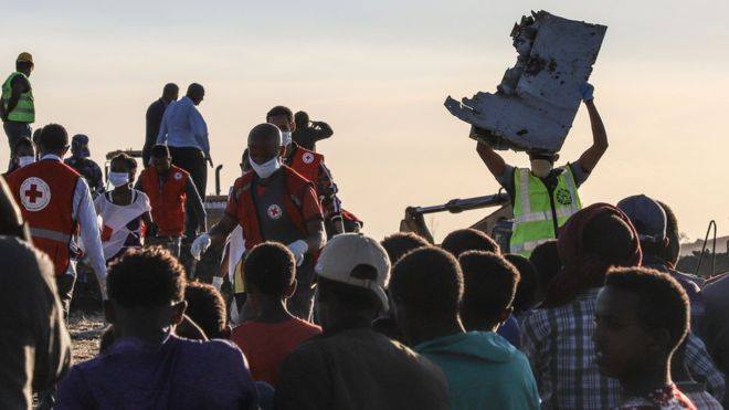 На месте катастрофы пассажирского авиалайнера в Эфиопии нашли черный ящик