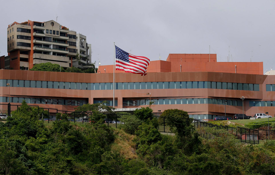 U.S. to withdraw personnel from Venezuela embassy amid turmoil