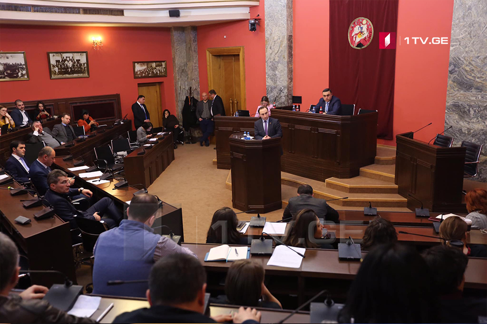 Комитет по юридическим вопросам поддержал законопроект «Об общих судах» в первом чтении