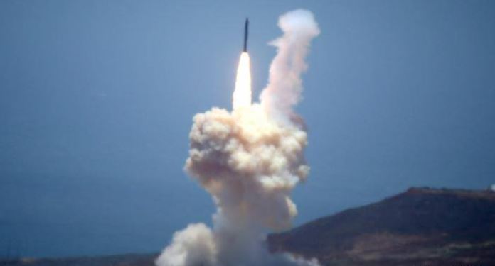 Противоракетная система США уничтожила межконтинентальные баллистические ракеты